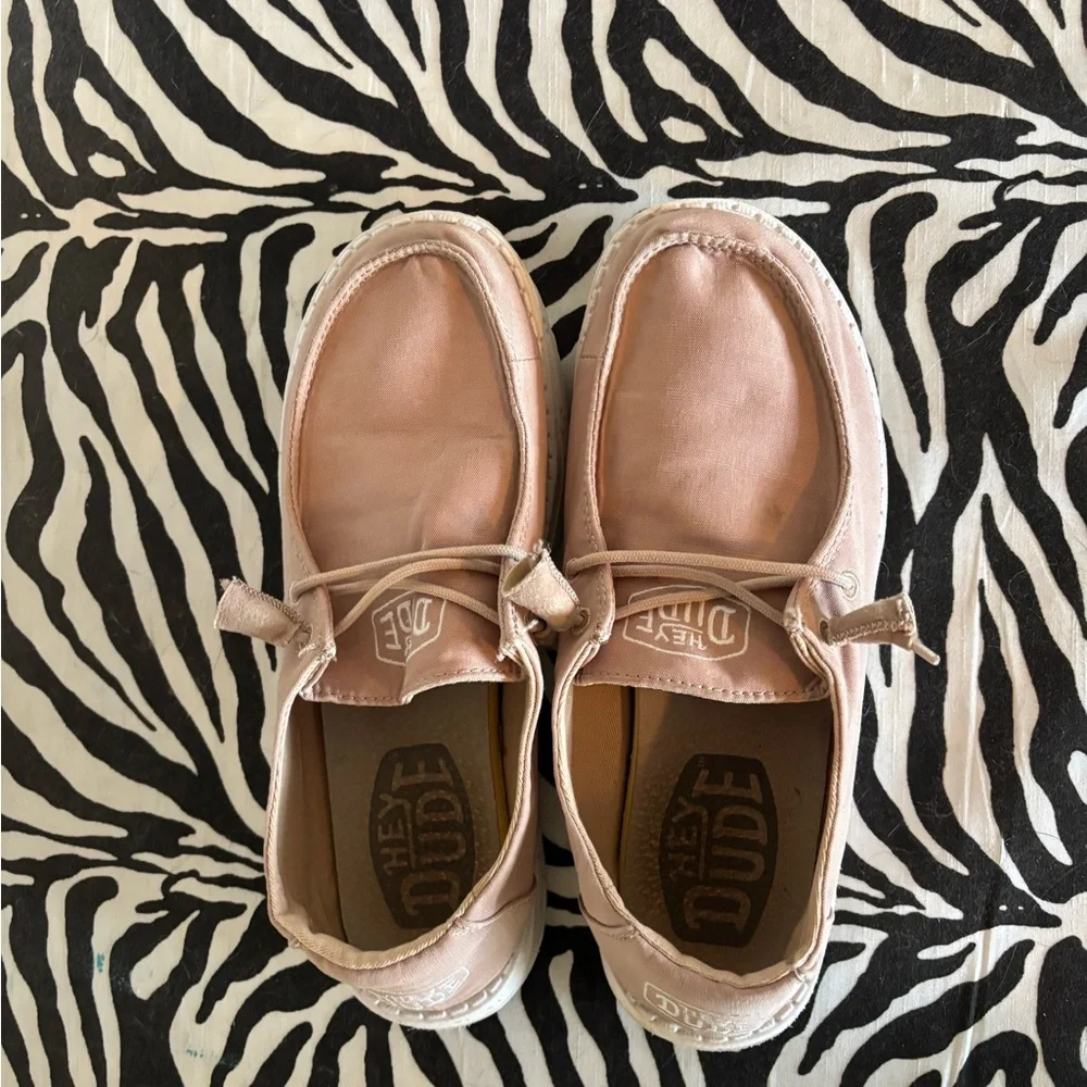 Hey Dude Womens Pink Shoes - Picture 1 of 3